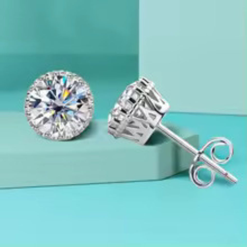 Moissanite Solitaire Stud