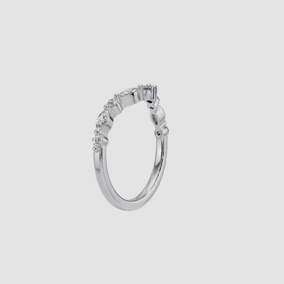 Round Shape Moissanite Curved Ring