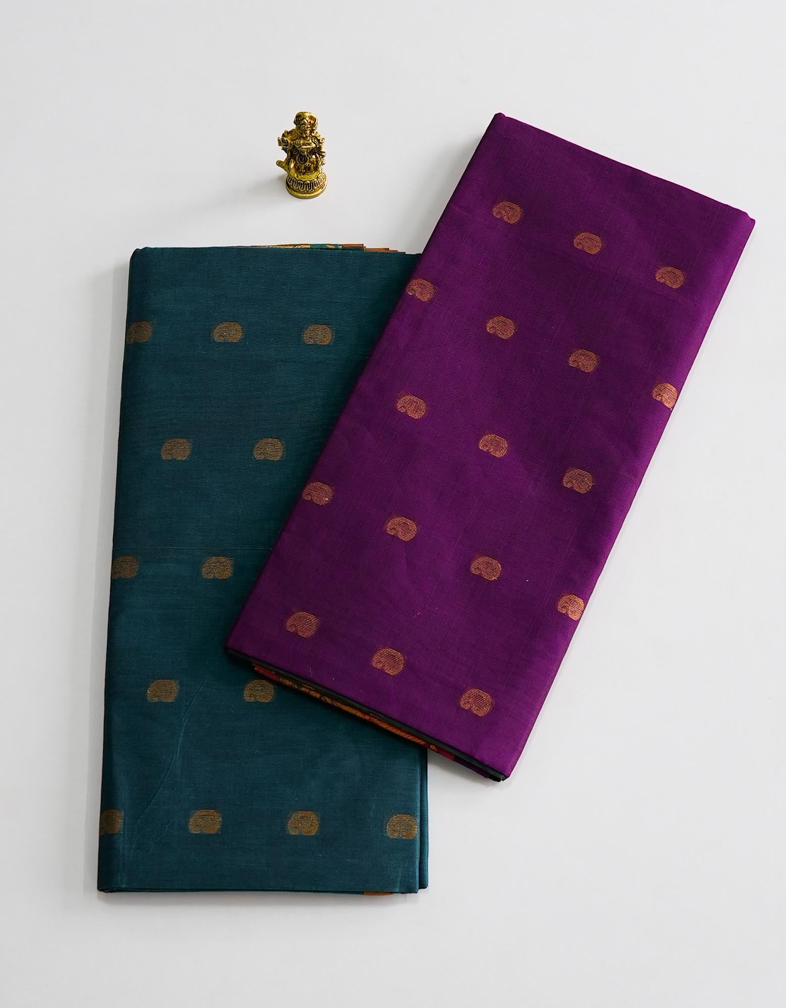 Venkatagiri Cotton Saree with two different colors pine green and plum purple