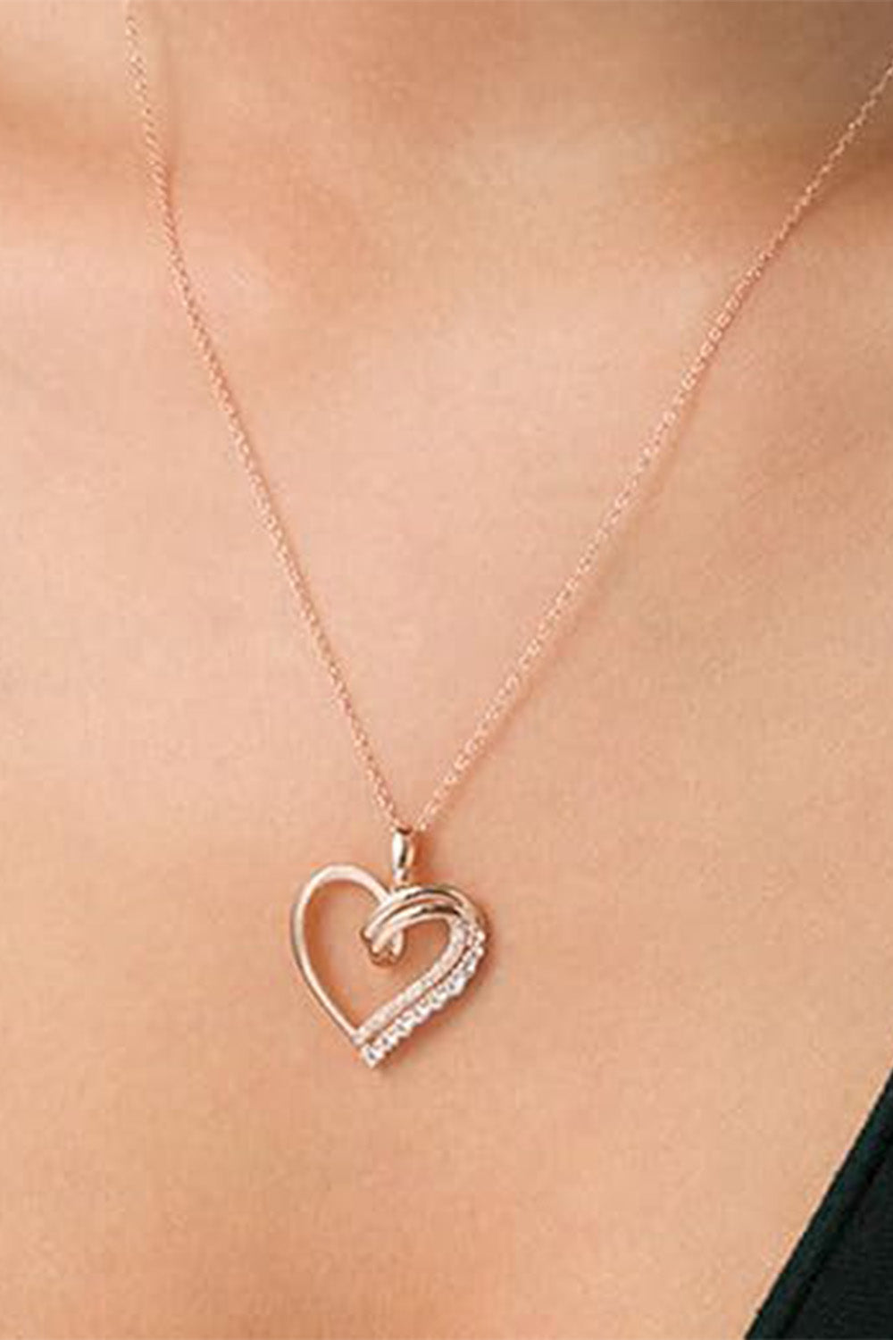 Looping Heart Pendant Necklace