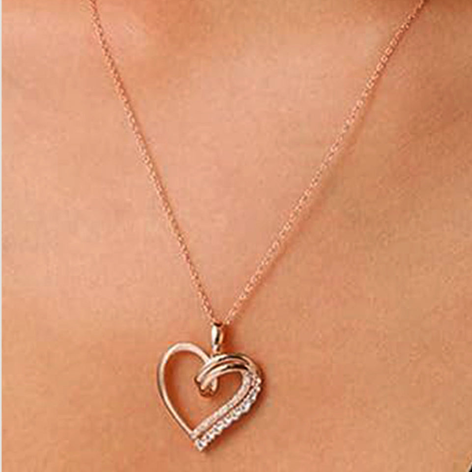 Round Looping Heart Pendant Necklace