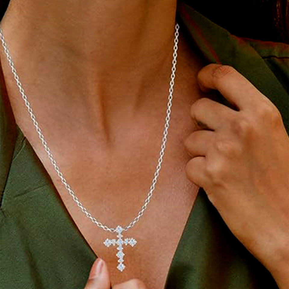 Stylish Cross Pendant Necklace